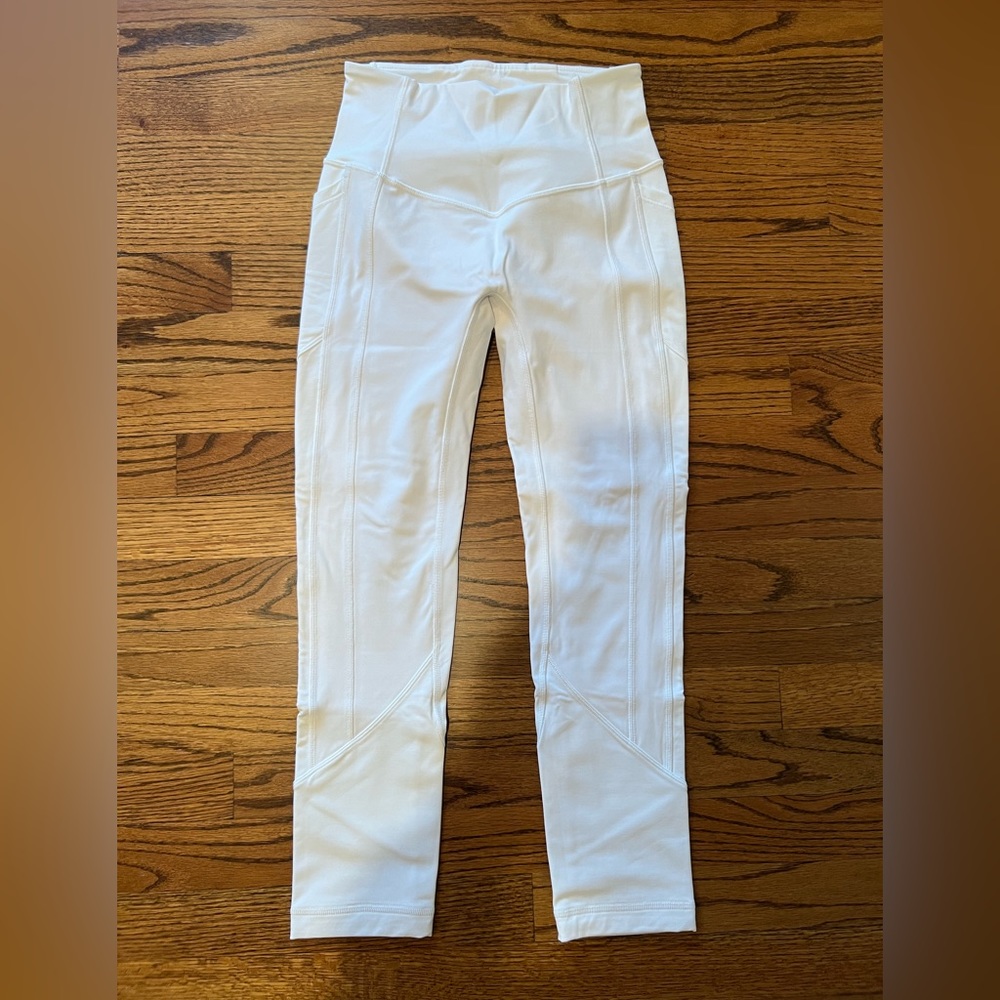 LULULEMON, SIZE 4 WHITE LEGGINGS - NEVER WORN